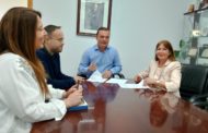 L'Ajuntament de Peníscola renova el compromís amb l'Associació de Peníscola contra el Càncer