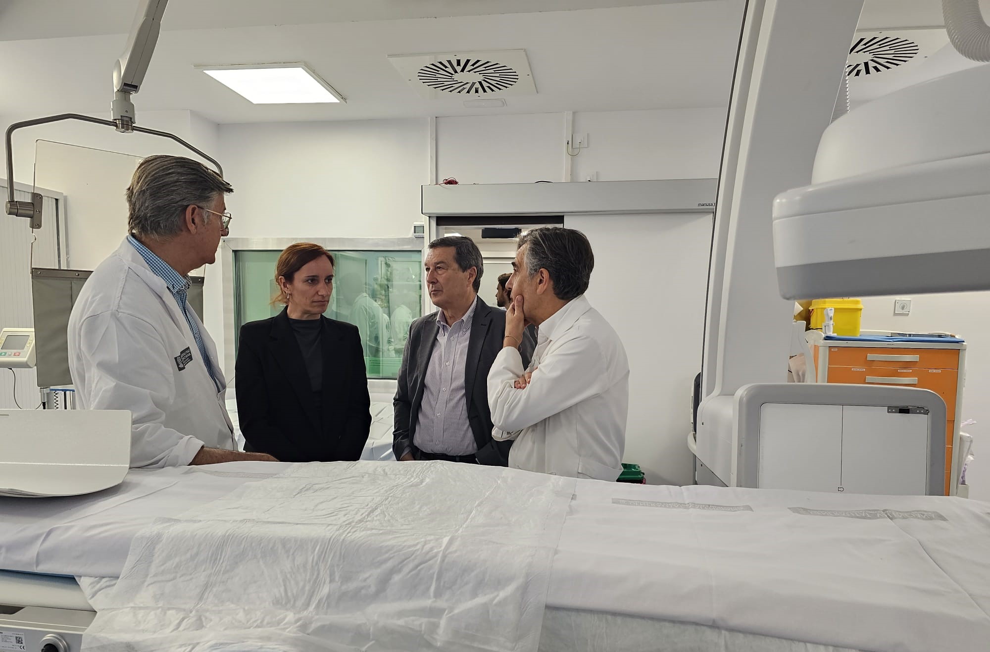 Gómez trasllada a la ministra la necessitat de mecanismes per pal·liar la falta de professionals