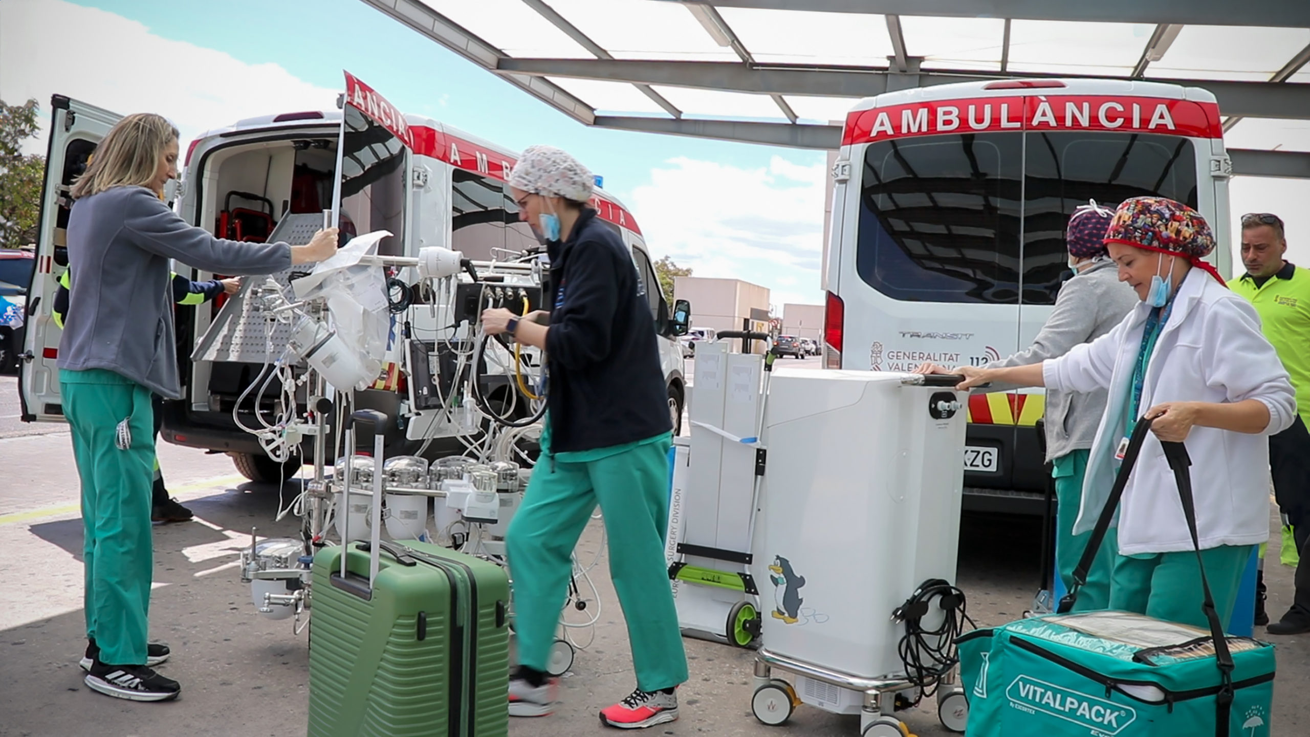 Professionals de La Fe extrauen en altres hospitals quinze cors per a trasplantament