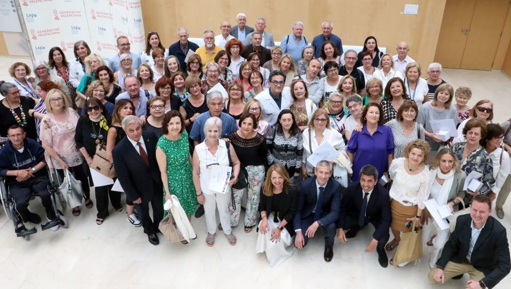 Mazón agraïx «la professionalitat i l'esforç» del personal sanitari jubilat de la Fe