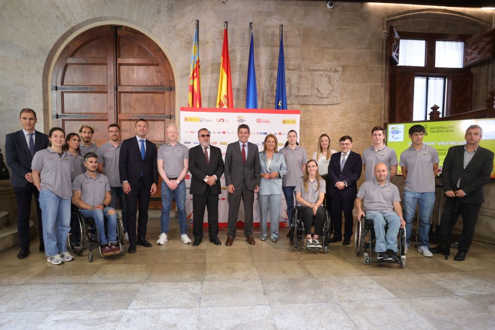 Mazón trasllada el suport de la societat valenciana als atletes paralímpics de la CV preseleccionats per a París
