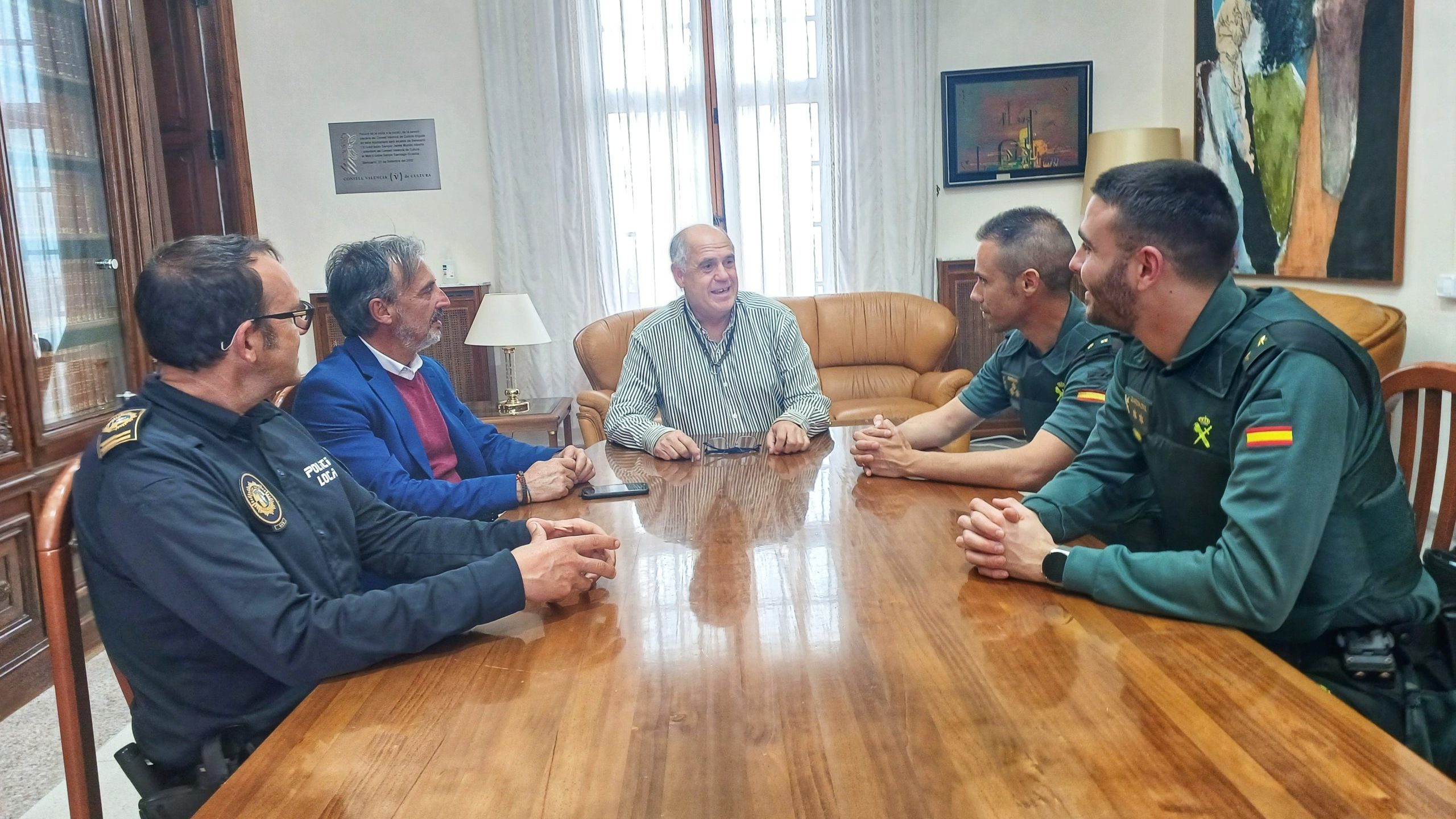 L’alcalde de Benicarló dona la benvinguda al nou capità de la Guàrdia Civil
