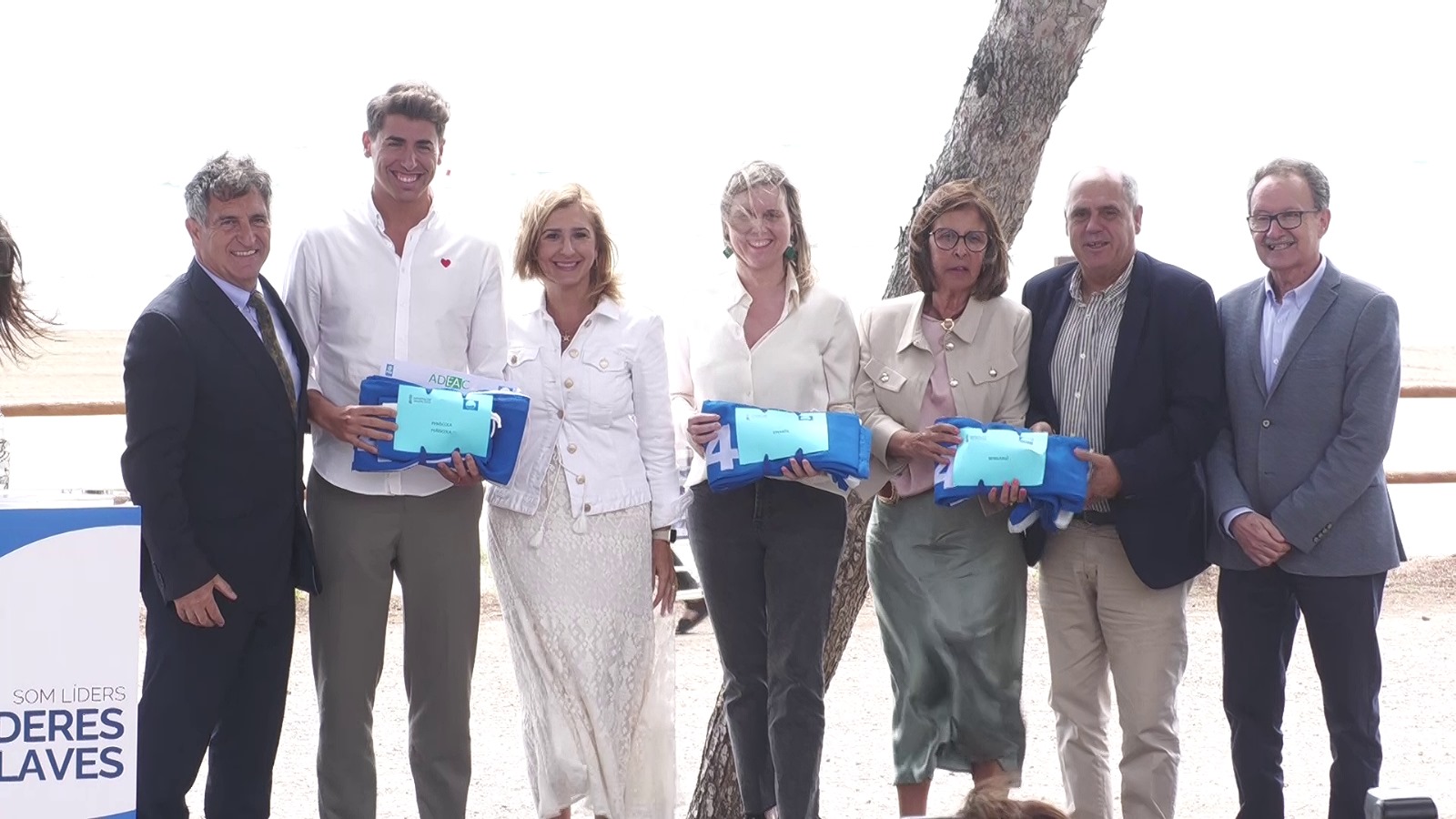 Vinaròs rep les Banderes Blaves per a les platges del Fortí i Fora del Forat