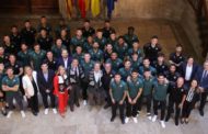 Carlos Mazón rep al Club Esportiu Castelló després del seu ascens a segona divisió