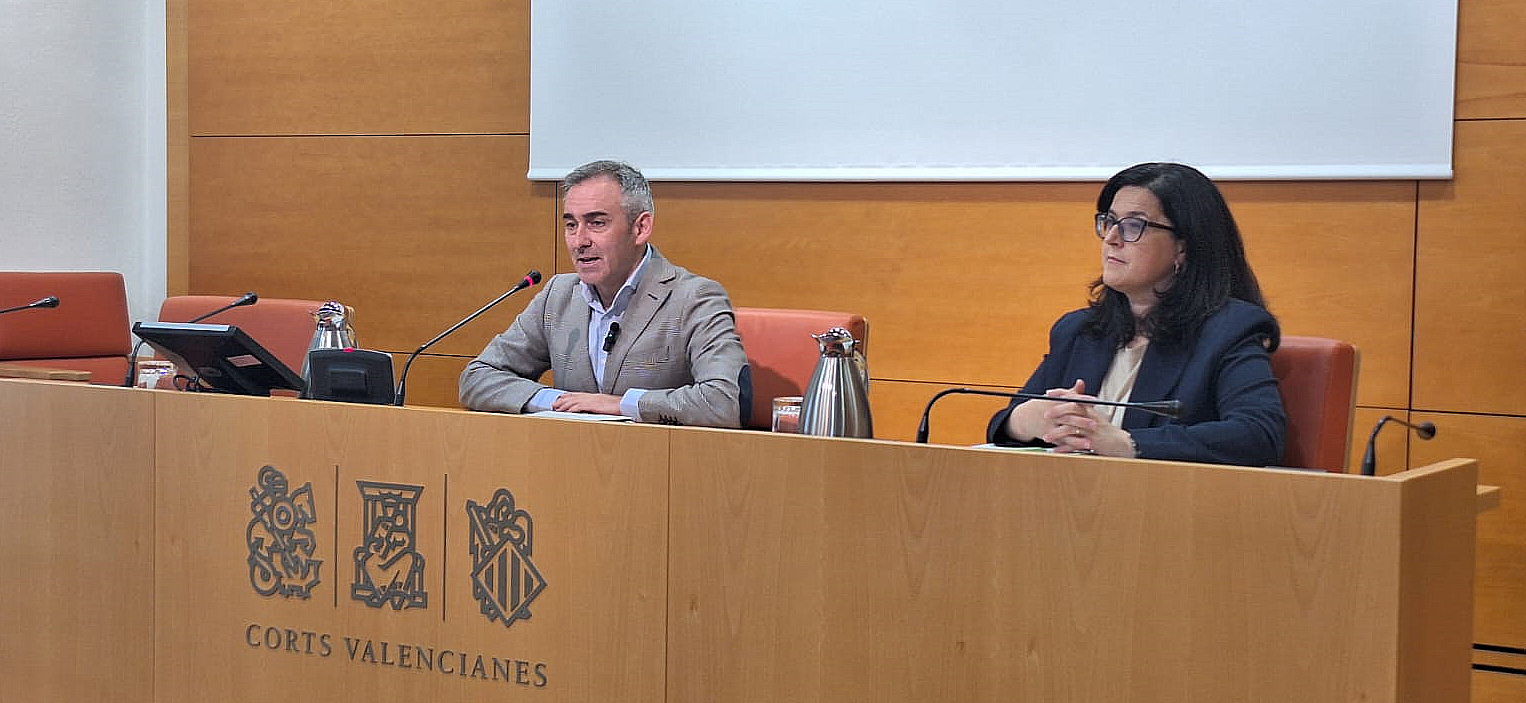 Barrachina: «El pròxim curs haurà llibertat educativa i promoció del valencià acabant amb la imposició»