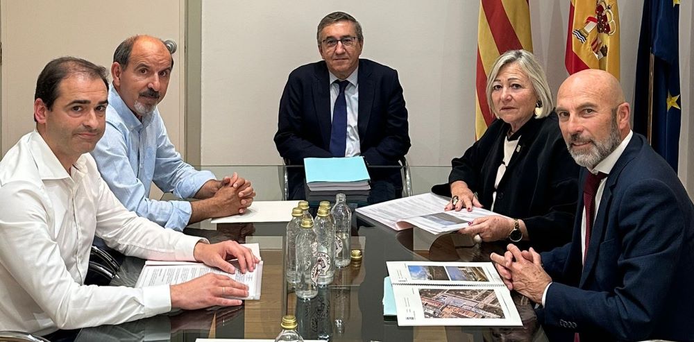 El govern municipal trasllada al conseller d'Educació les necessitats de Vinaròs