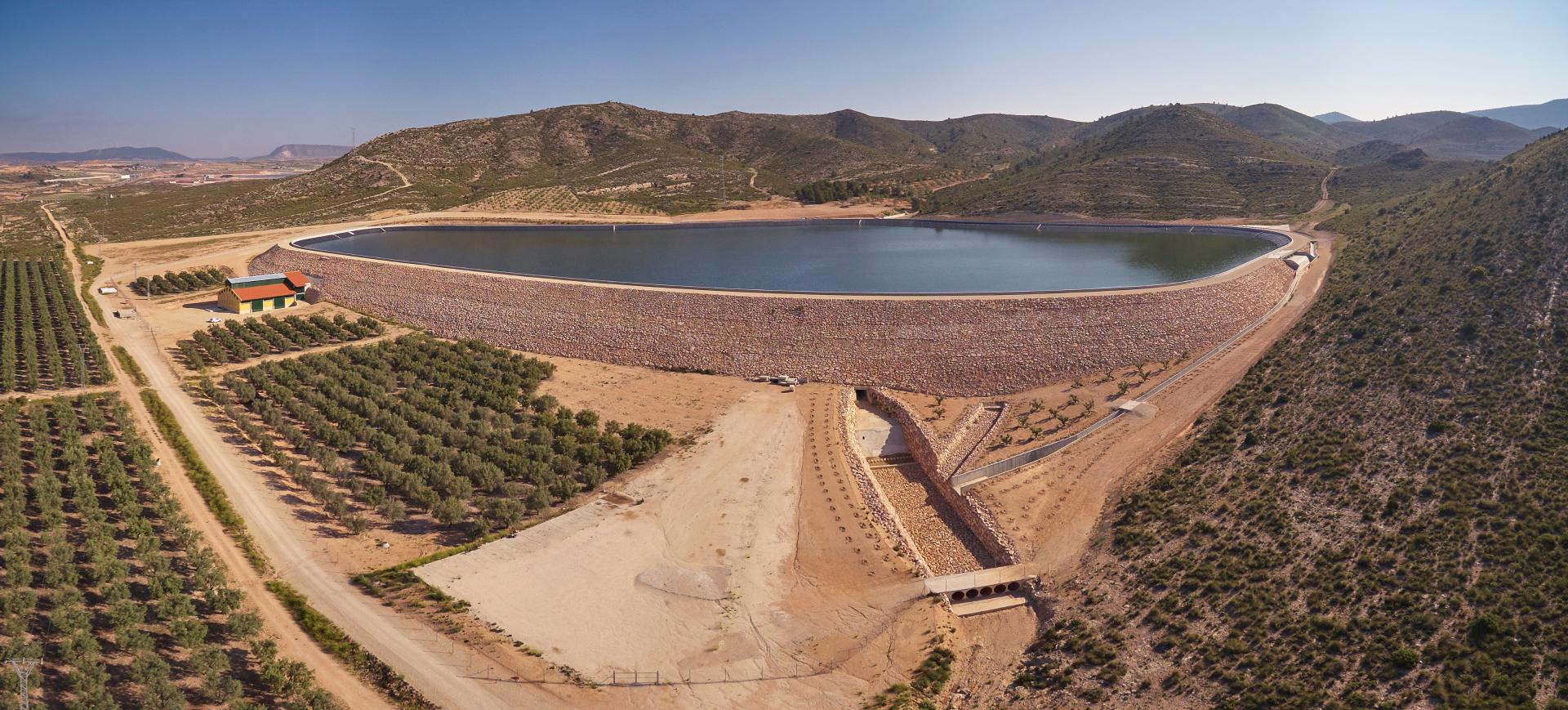 Agricultura inicia la modificació de la norma per a donar major seguretat a les basses de reg