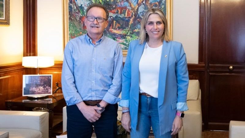 L'alcalde d'Alcalà-Alcossebre es reunix amb la presidenta de la Diputació per a tractar inversions i actuacions