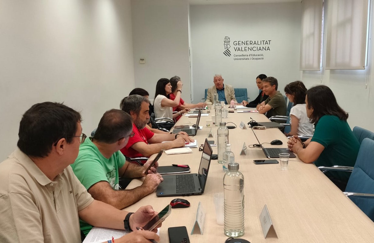 Educació trasllada el pla anual dels CEFIRE per al curs 24-25 que manté el nombre d'assessories actuals