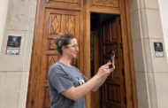 Catí llança un «SOS» per a restablir la connexió de telefonia que manté al poble incomunicat des de dilluns