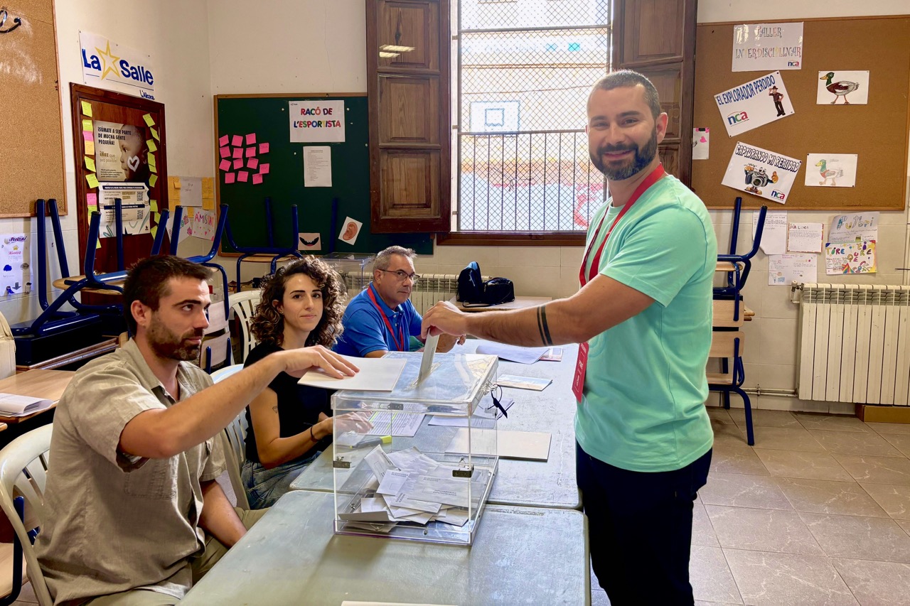 Falomir i Soriano exercixen el seu dret al vot cridant a la mobilització