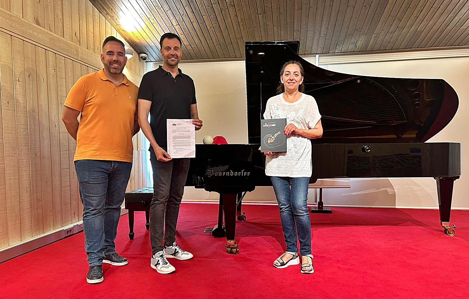 El PSPV presenta una PNL perquè es mantinga el nom de Santos en els premis de la música