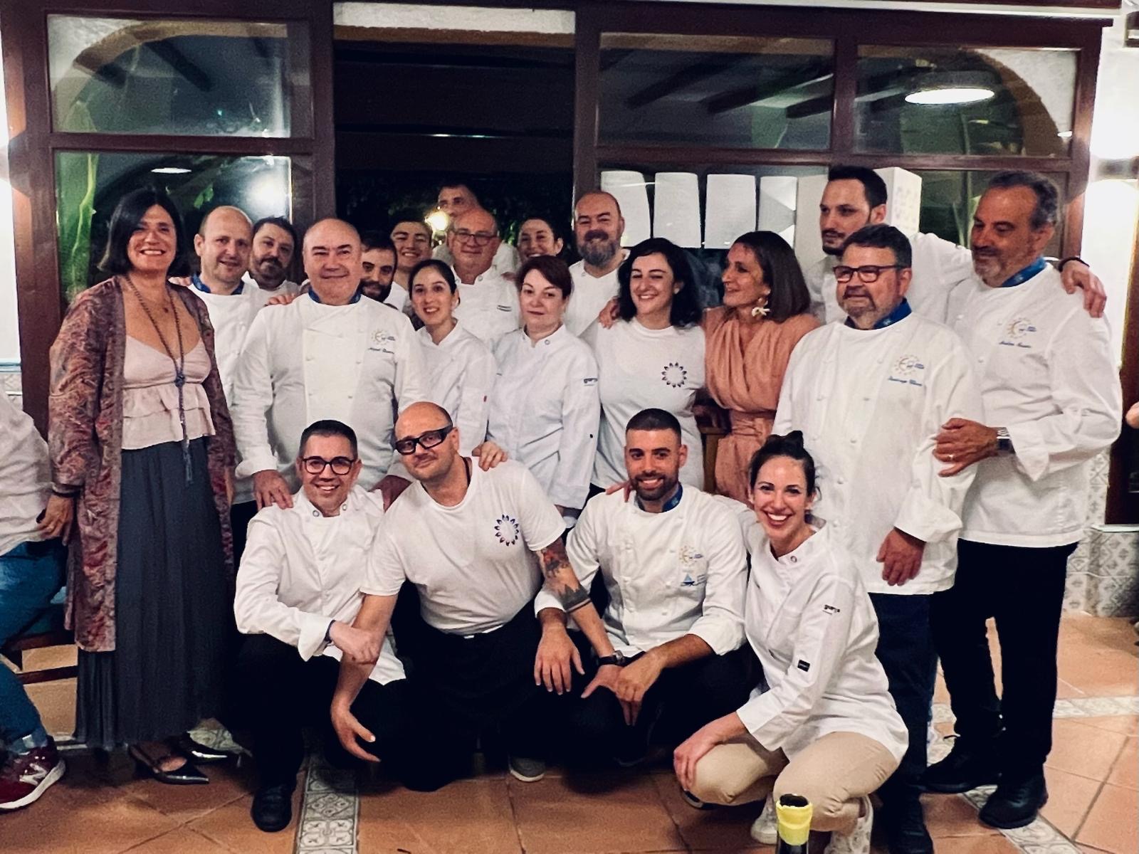 L'AECC rep una donació de 5.000 euros de la delegació d'Eurotoques