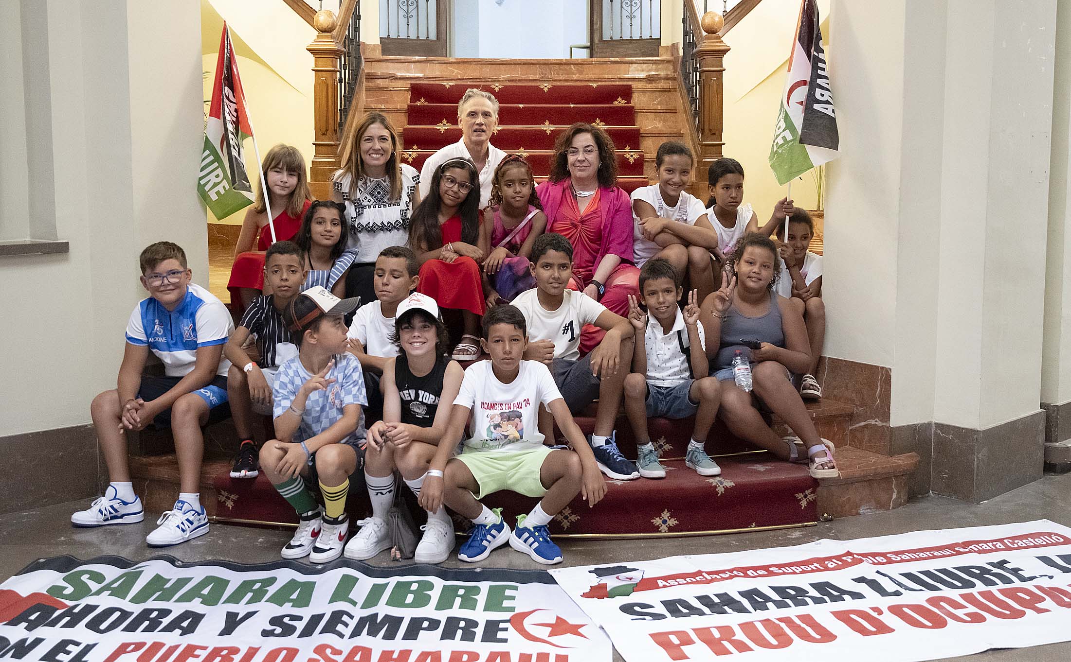 La Diputació rep als 20 xiquets i xiquetes sahrauís del programa «Vacacions en Pau»