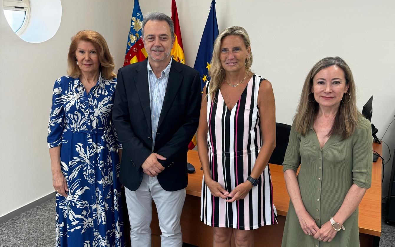 La delegada del Consell a Castelló visita la seu del Consell de l'Audiovisual de la Comunitat Valenciana
