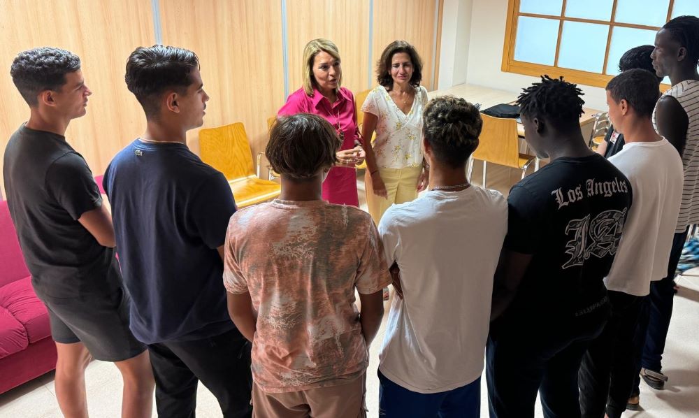 Camarero destaca la «solidaritat, responsabilitat i humanitat» del Consell amb els menors migrants