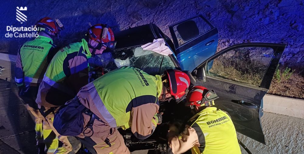 Els Bombers de Castelló actuen en un accident de tràfic amb víctimes mortals a Morella