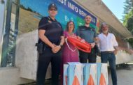 Benicarló reforça la seguretat a les platges amb l’entrega de salvavides a la Guàrdia Civil