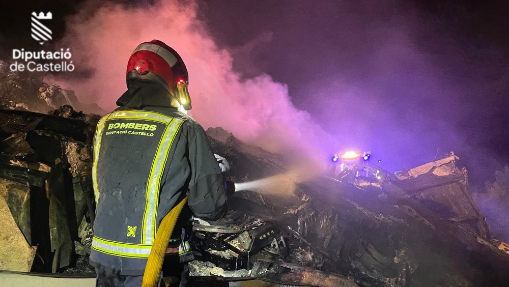 Accident entre dos camions a l'AP7 a Benicàssim en sentit Castelló