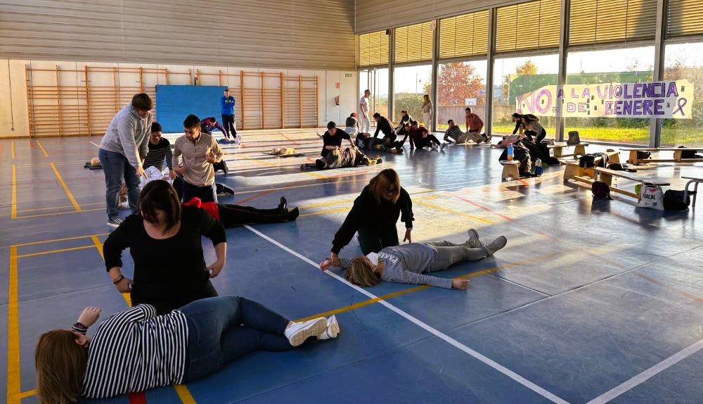 Alcalà-Alcossebre realitza la formació per a l'ús de desfibril·ladors en edificis municipals