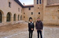 La delegada del Consell visita Vistabella i les obres de rehabilitació de Sant Joan de Penyagolosa