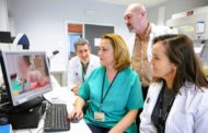 Dos bebés diagnosticats en La Fe reben un tractament oral que bloqueja una greu malaltia neuromuscular