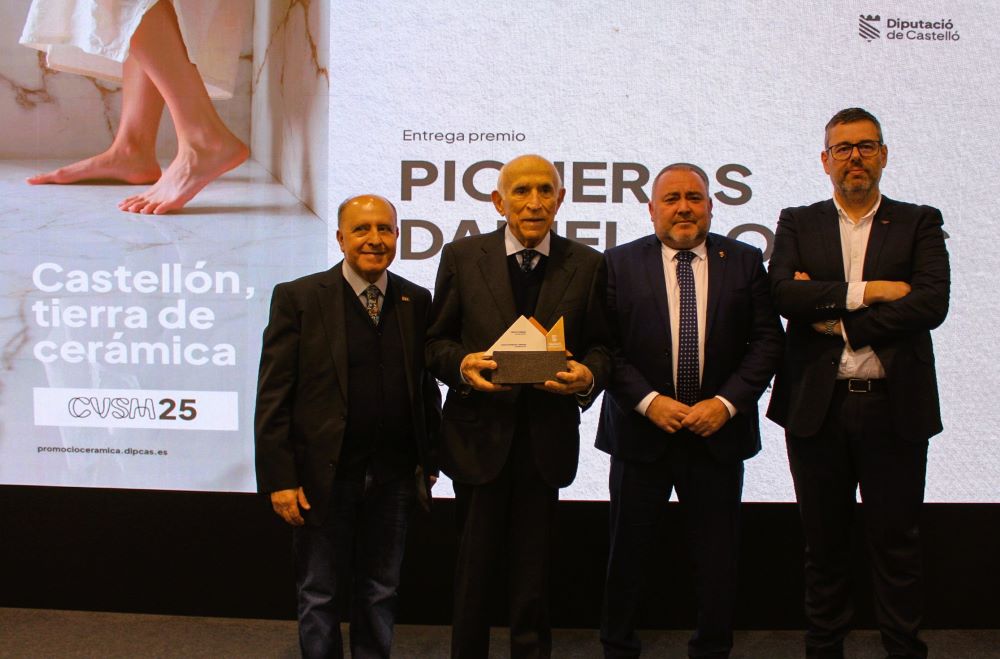 La Diputació reconeix el talent i la tenacitat de Carlos Camahort, tot un referent en la ceràmica