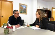 Tírig planeja amb la Conselleria d'Educació la renovació del mobiliari per a la nova l'escola