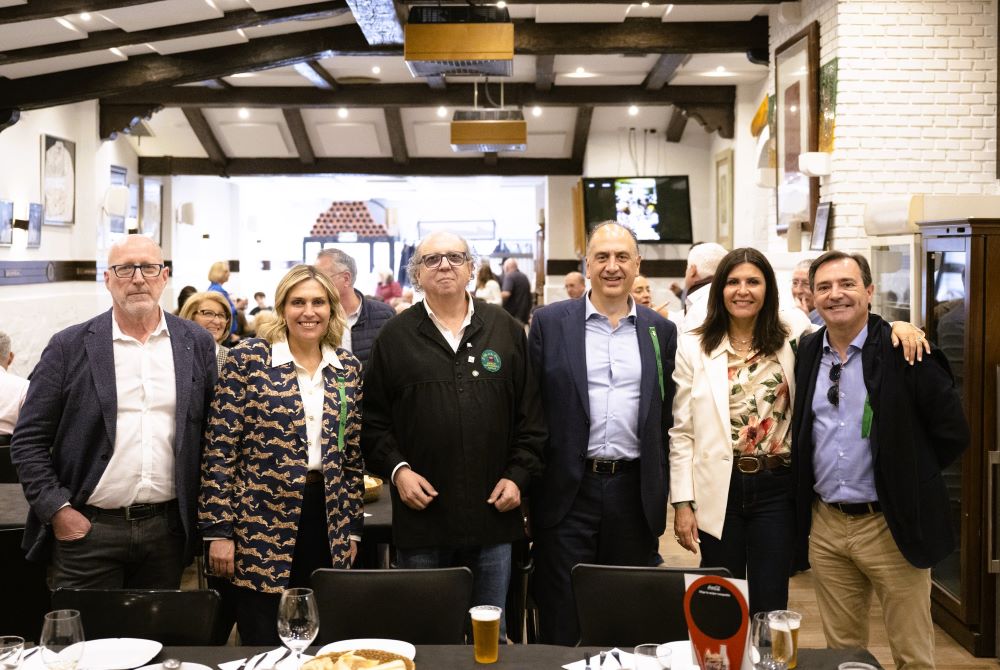 Marta Barrachina enaltix el patrimoni culinari de la província al costat de L’Olla de la Plana