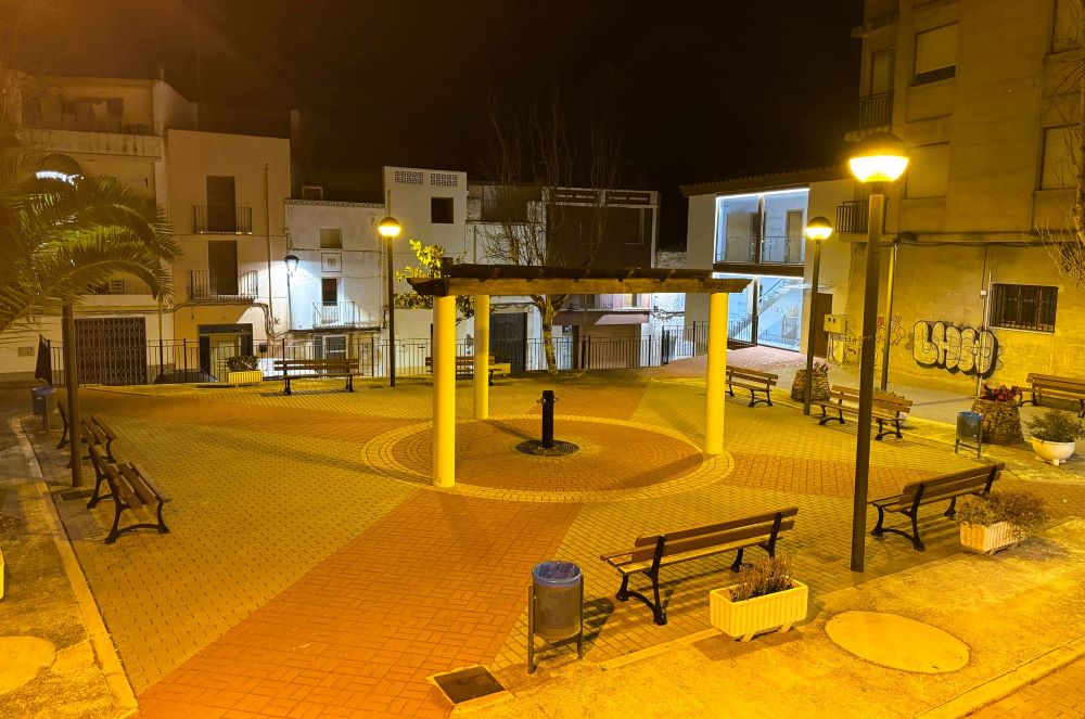Càlig presenta al CRU la reforma de la plaça de la Diputació i el seu entorn
