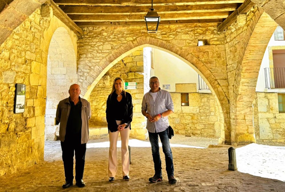 Fabregat destaca a Ares la inversió de la Generalitat per a previndre incendis i protegir l'entorn natural