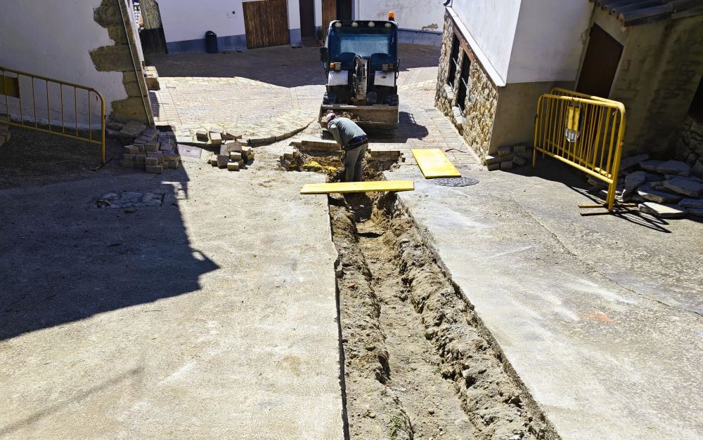 Ares es prepara per a l'estiu amb obres per a millorar la pressió de l'aigua en el barri de Montjuí