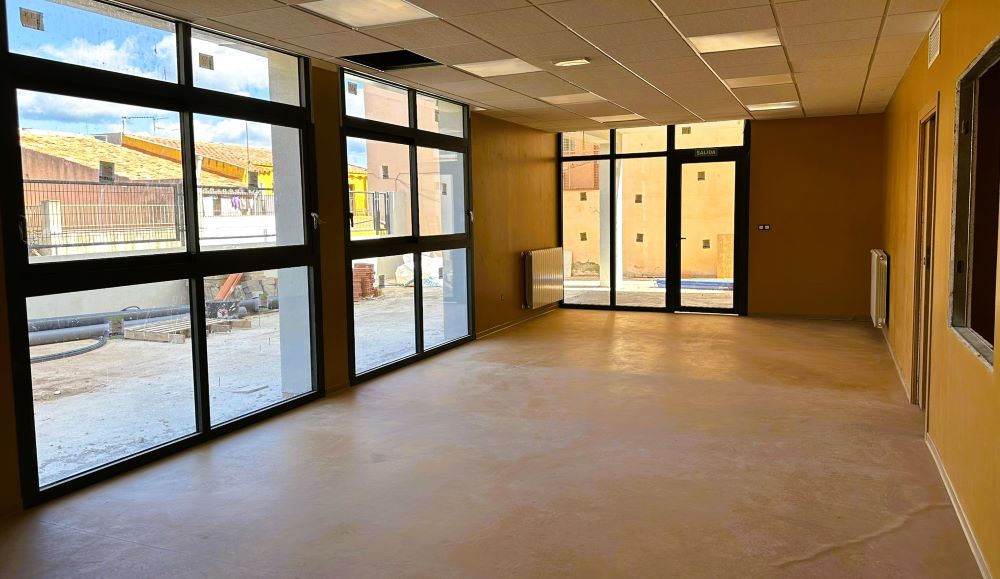 Tírig avança en la reforma del col·legi i prepara el nou curs en un centre totalment renovat