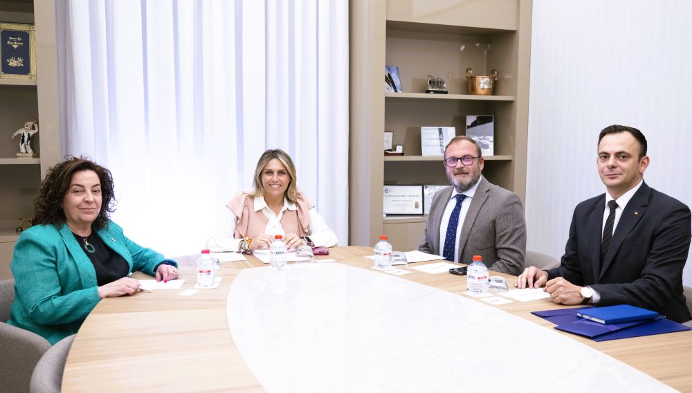 Marta Barrachina es reunix amb el Cònsol General de Romania a València, Bogdan Stanescu