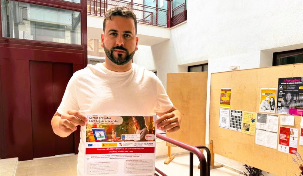 L'Ajuntament i Adecco oferixen formació gratuïta per a detectar fake news i fer gestions electròniques