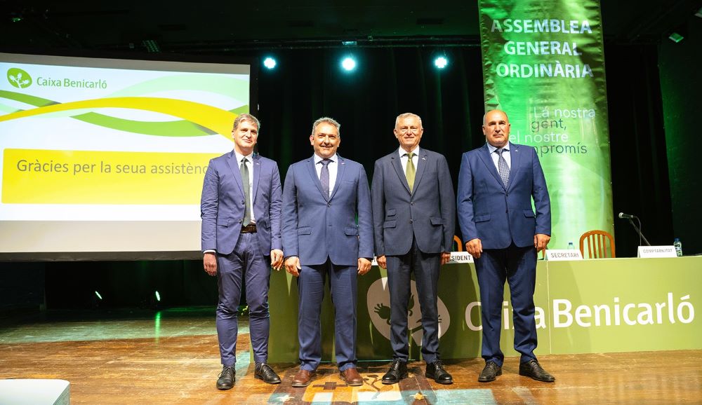 Caixa Benicarló repartix 31.350 euros en la Campanya del Xec Escolar 2025