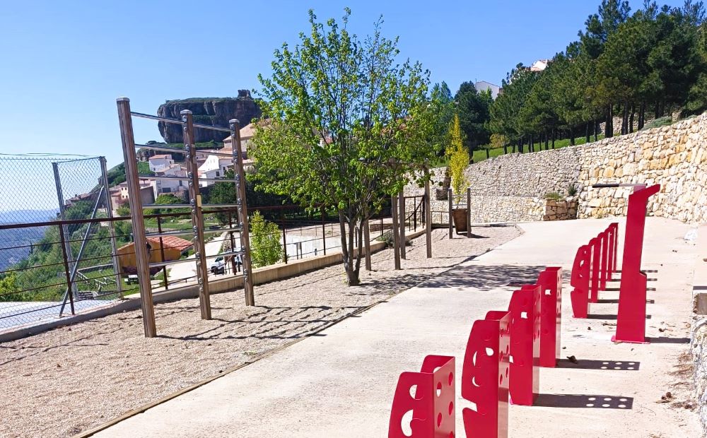 Ares instal·la aparcaments i una estació de rentada, reparació i recàrrega de bicicletes elèctriques