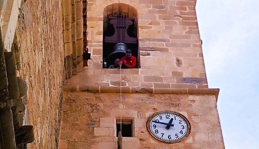 Ares del Maestrat posa a punt el campanar de cara a les Festes d'Agost