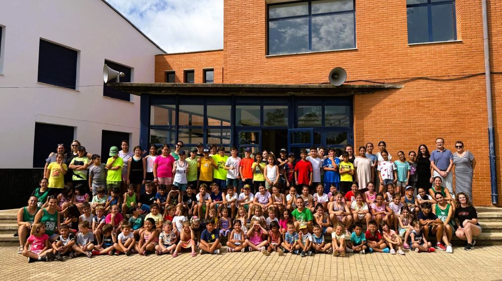 L’Escola d’Estiu d'Alcalà-Alcossebre garantix la conciliació familiar per a 291 xiquets i xiquetes