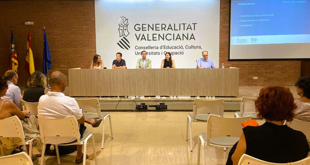 Educació presenta la nova aplicació SAÒ que millora la gestió de la formació en empresa de l'alumnat d'FP