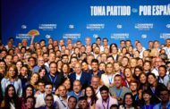 Foto de família de la delegació del PPCV en el Congrés Nacional amb Miguel Tellado