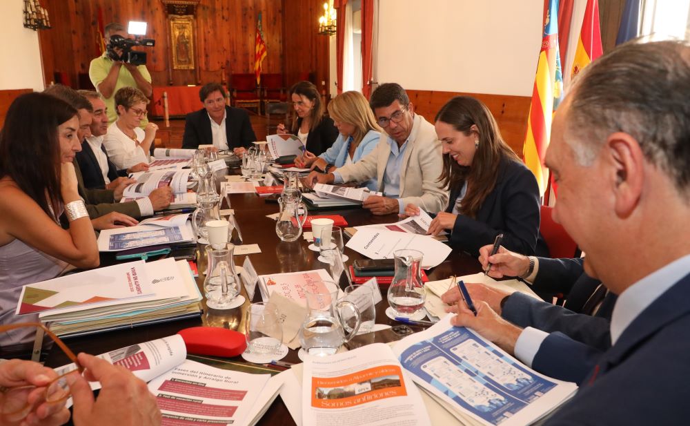 Mazón: «Invertim 16M en actuacions contra el despoblament per a avançar en equitat territorial»