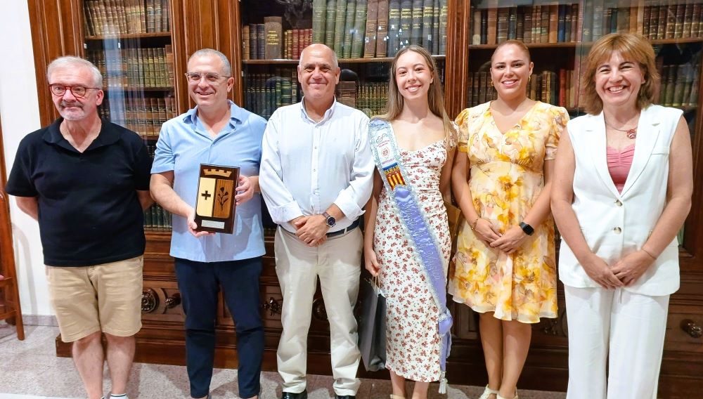 L’Ajuntament de Benicarló reconeix el director de la Serenata, David Rivas Domínguez