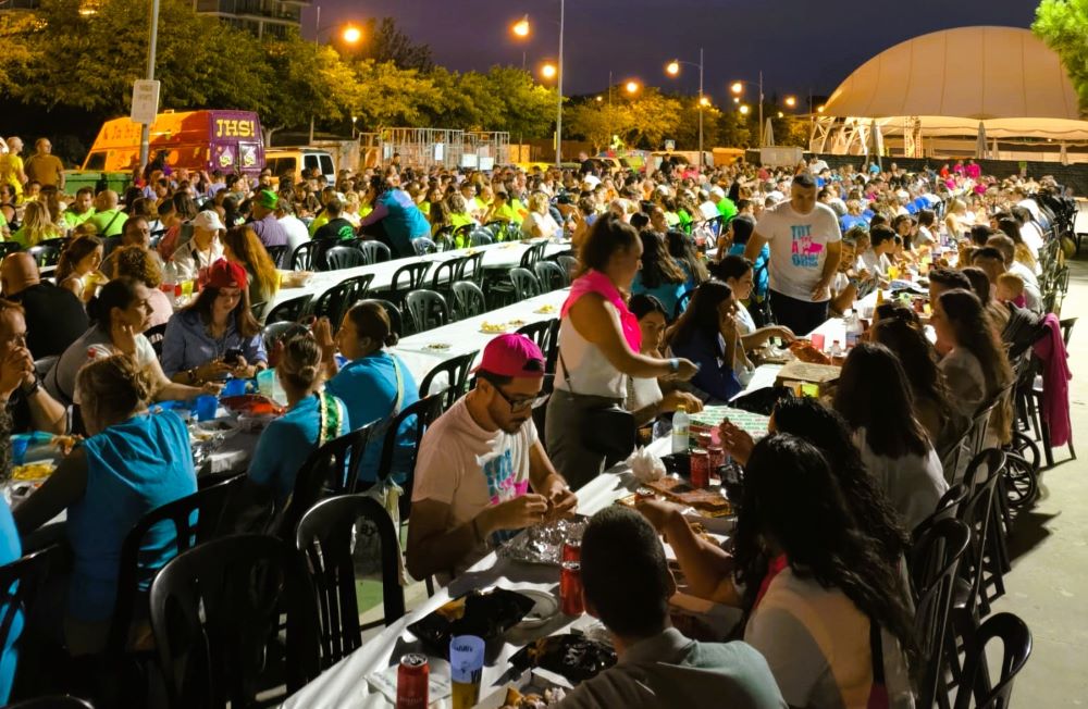 La Tiki Summer Fest de Vinaròs ompli la carpa de l’Atlàntic «en una nit hawaiana inigualable»