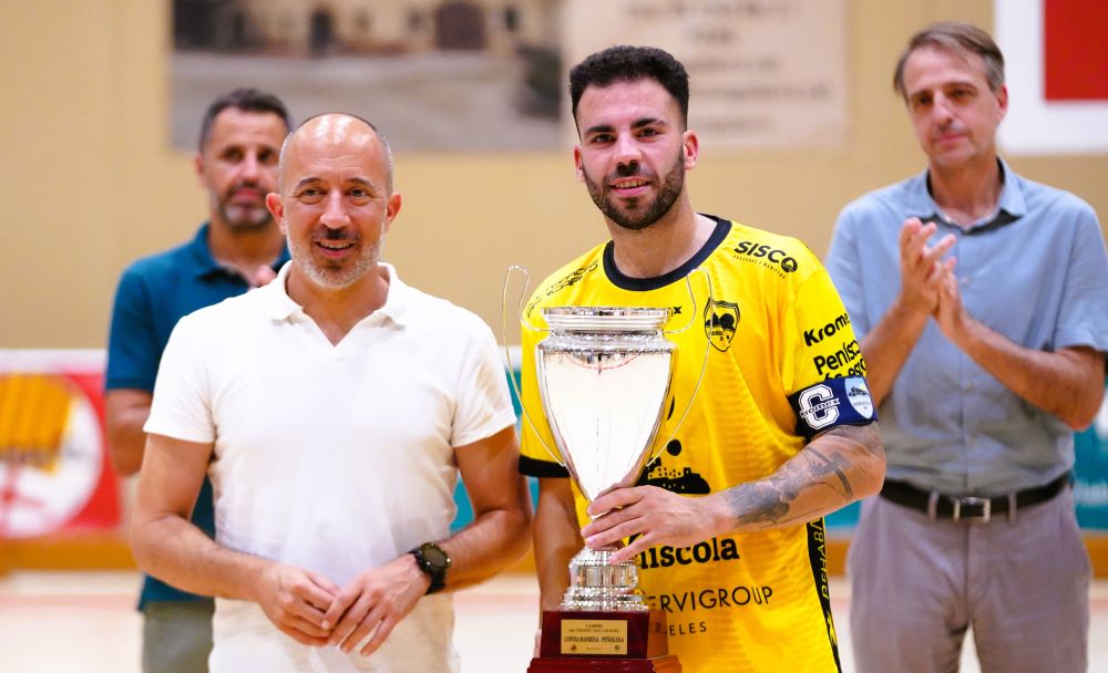 El Servigroup Peníscola FS s'emporta el Trofeu Les Codines davant el Manresa (4-7)