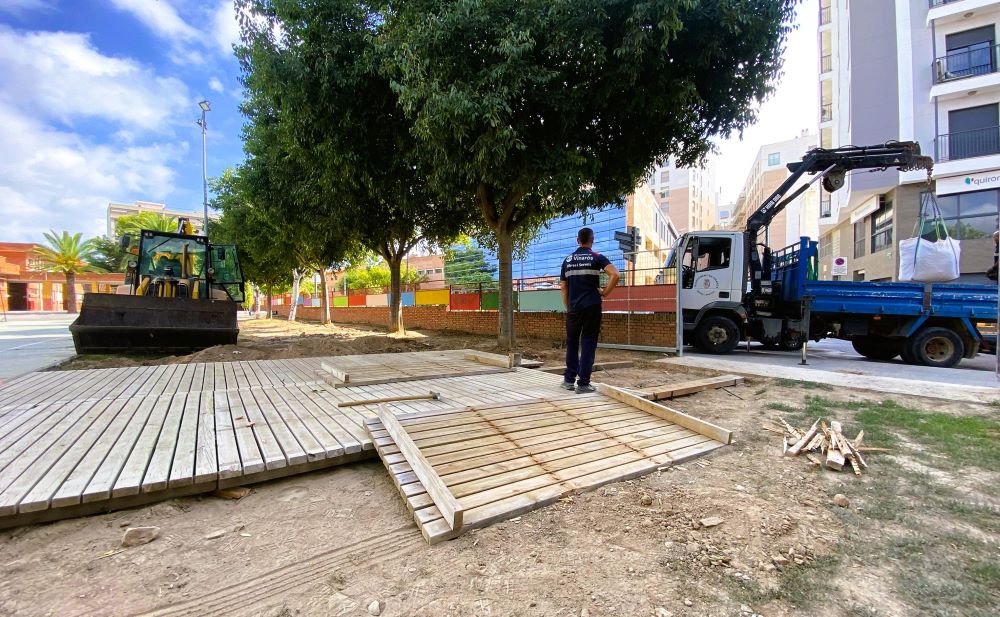 La Brigada Municipal de Vinaròs culmina els treballs de manteniment en els col·legis