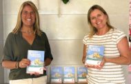 Vinaròs presenta la nova agenda escolar amb una portada dedicada al port i la tradició marinera