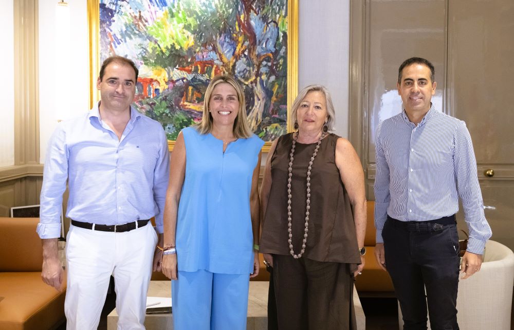 La presidenta de la Diputació de Castelló es reunix amb l'alcaldessa i el vicealcalde de Vinaròs