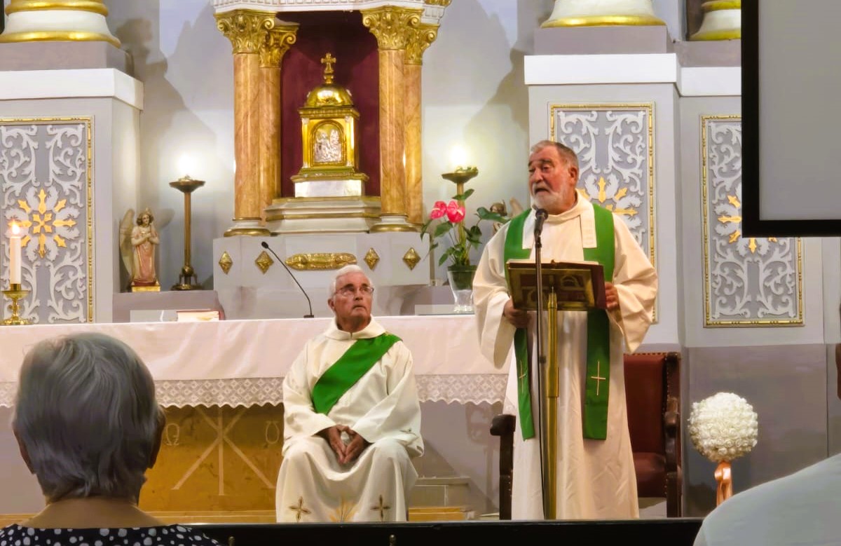 Mossén Cristóbal Zurita pren possessió com a nou rector de l'església de Santa Magdalena