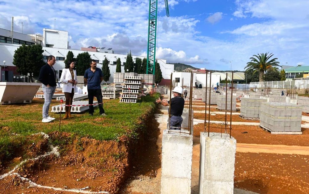 Torreblanca inicia la rescissió del contracte a Urbamed «per paralitzar» les obres de l'institut